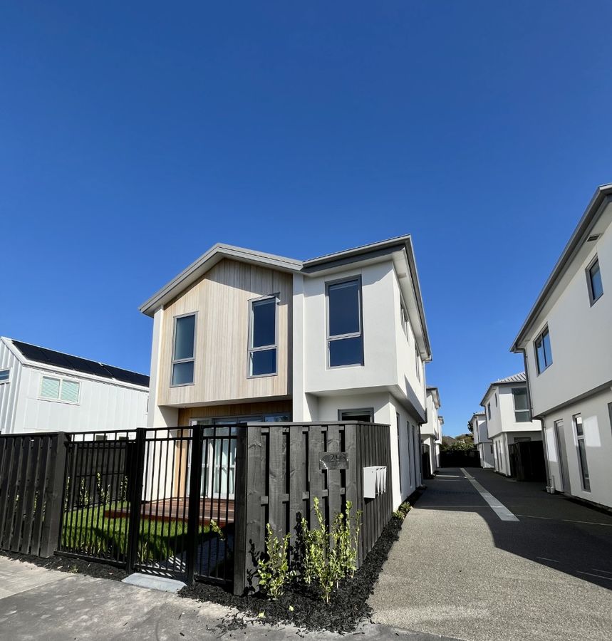 3 bedroom standalone townhouse in Spreydon