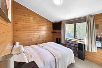 38A Hereford Street, West End
