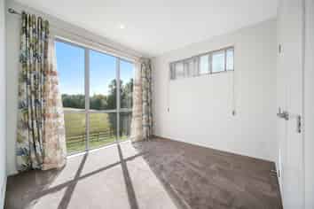 13 Lockheed Street, Hobsonville