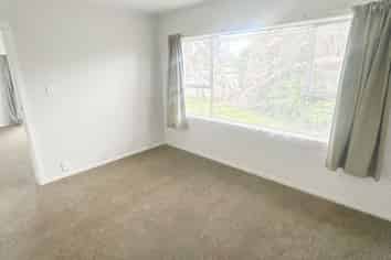 2/192 Buckland Road, Mangere