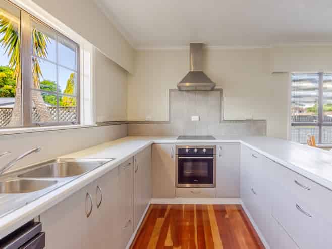51 Downing Avenue, Pirimai