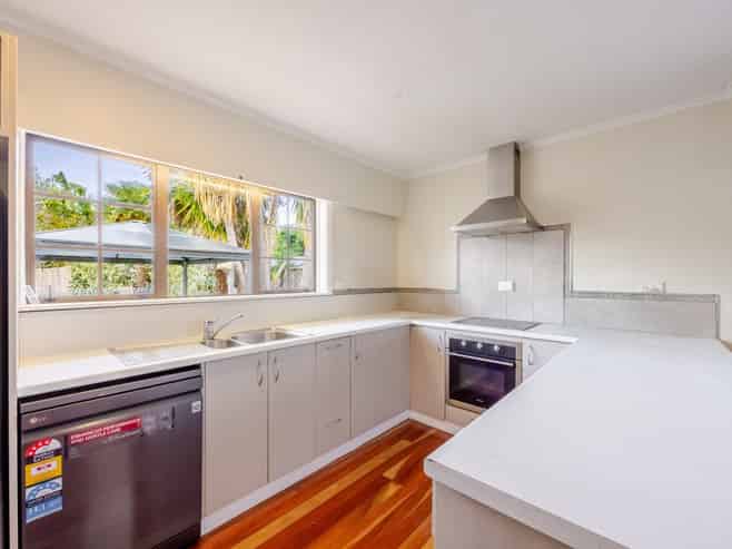 51 Downing Avenue, Pirimai