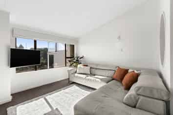 2/3 Lighthouse Road, Bluff Hill