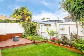 2/96 Poulson Street, Addington