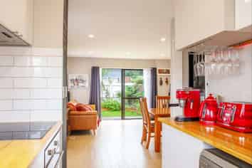 2/96 Poulson Street, Addington