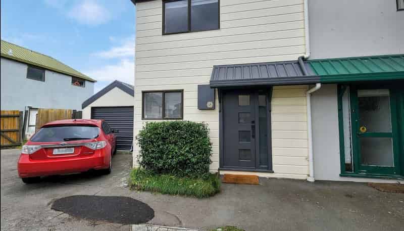 2/96 Poulson Street, Addington