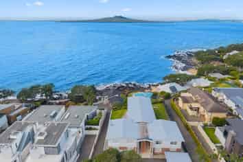 5/241 Hurstmere Road, Takapuna