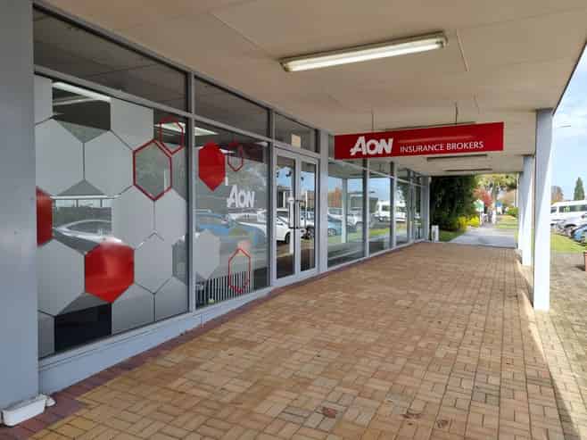 Well presented commercial space