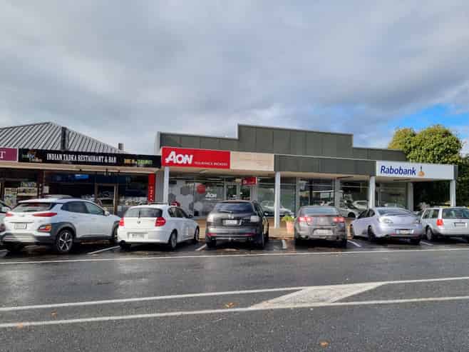 Well presented commercial space
