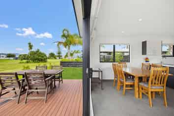 101 Kelly Jade Avenue, Matarangi