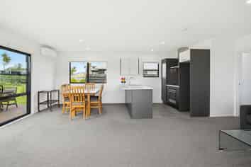 101 Kelly Jade Avenue, Matarangi