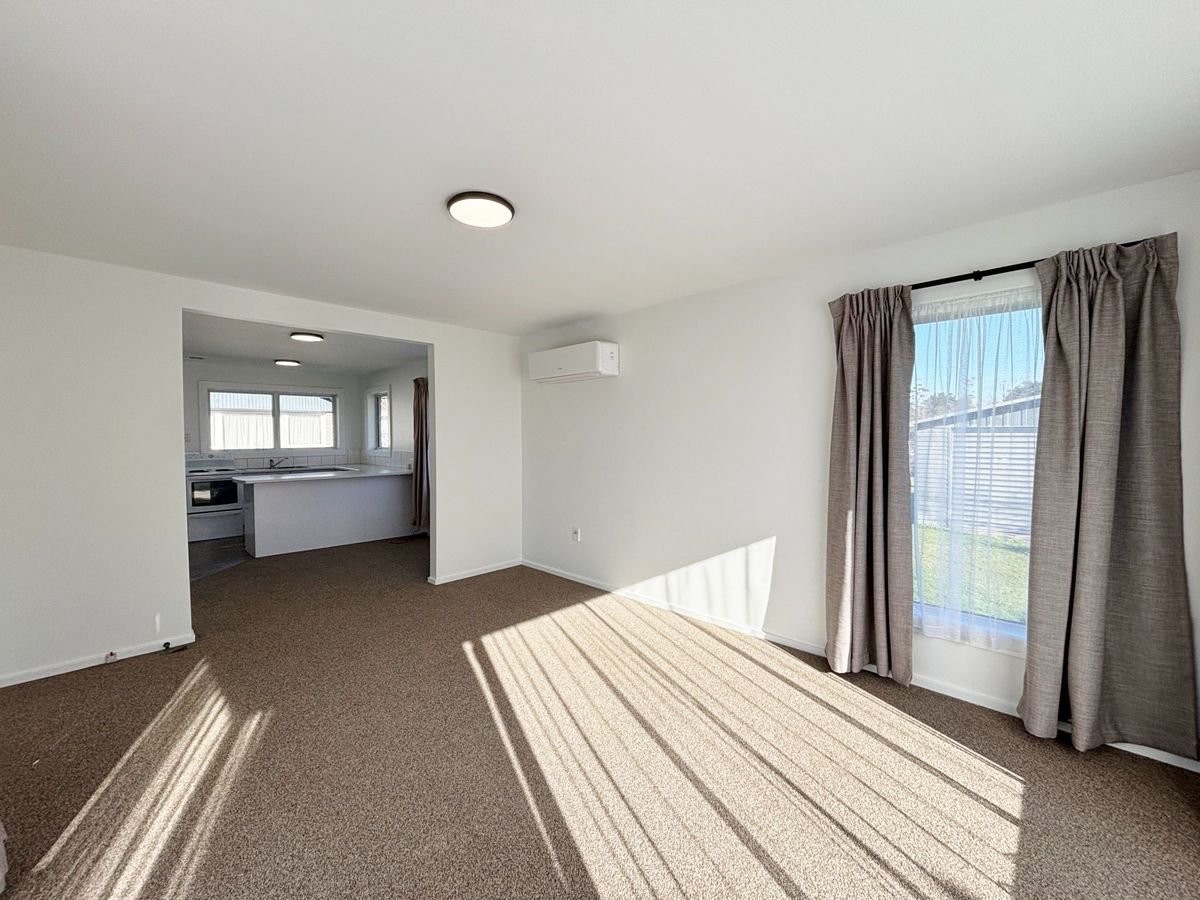 BURWOOD - 3 BEDROOMS, 1 BATHROOM, HEATPUMP, DOUBLE GARAGE - Mehr