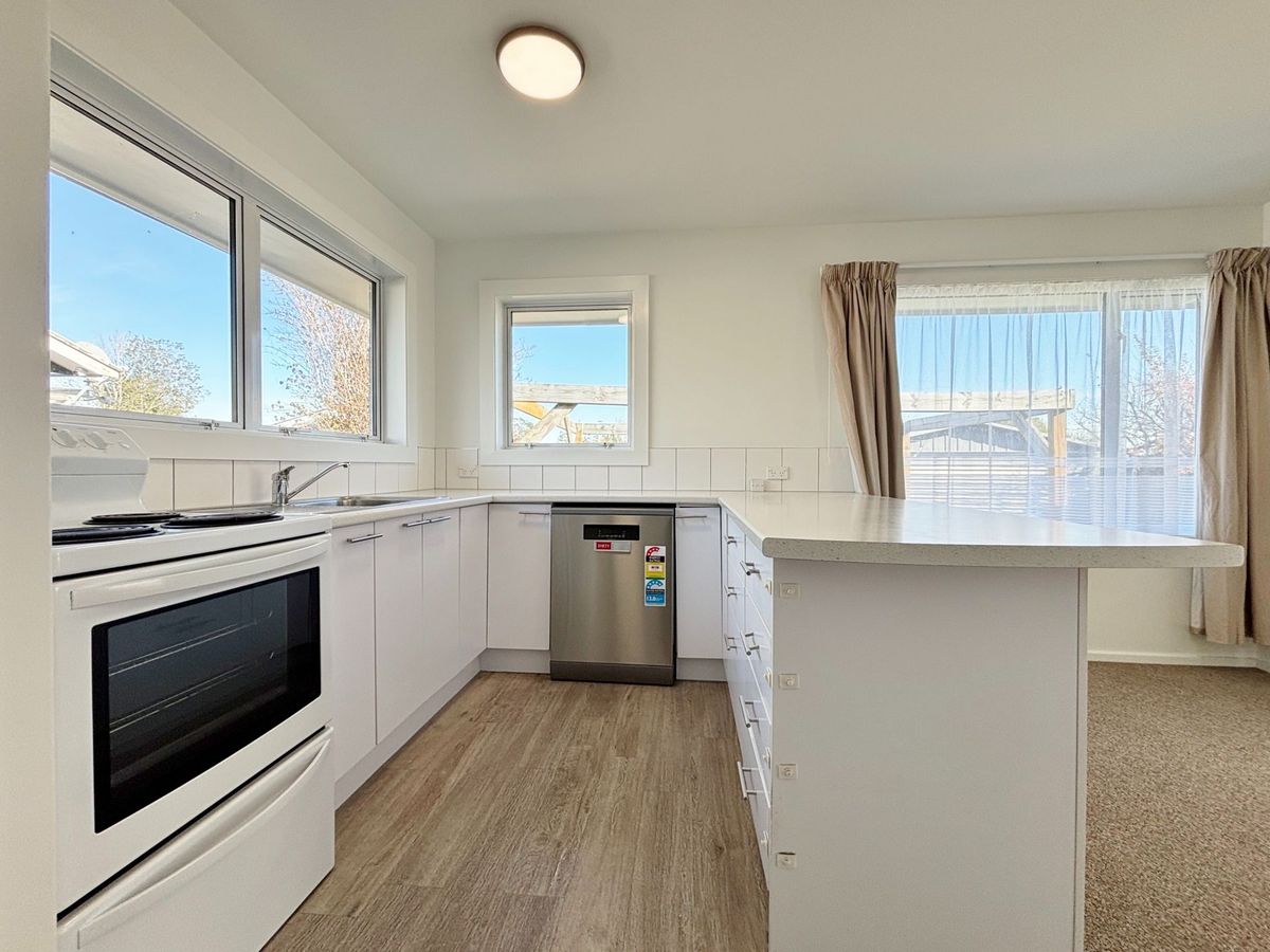 BURWOOD - 3 BEDROOMS, 1 BATHROOM, HEATPUMP, DOUBLE GARAGE - Ansicht 3