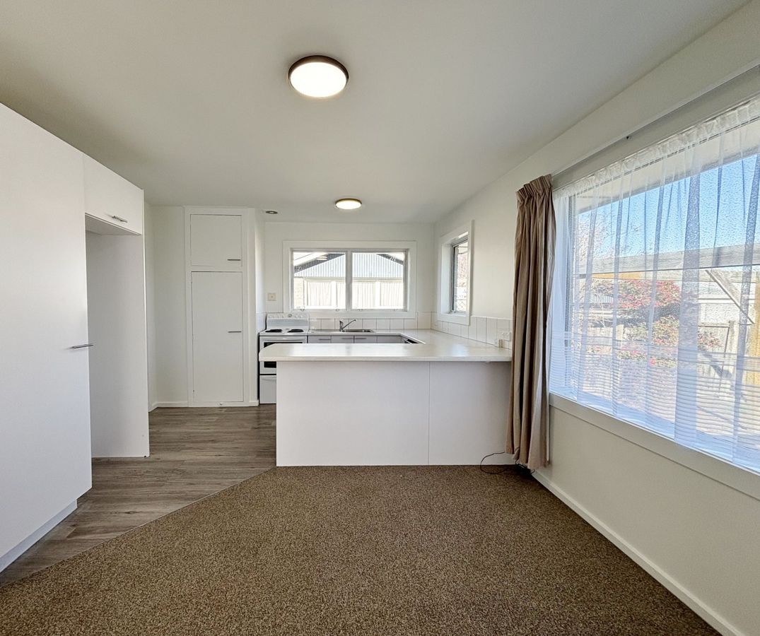 BURWOOD - 3 BEDROOMS, 1 BATHROOM, HEATPUMP, DOUBLE GARAGE - Ansicht 6