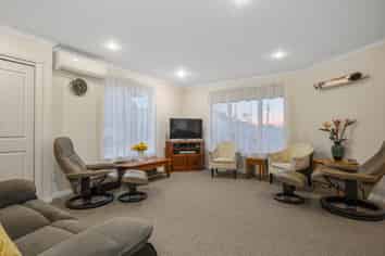 13/17 Simmonds Grove, Greerton