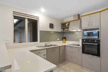 13/17 Simmonds Grove, Greerton