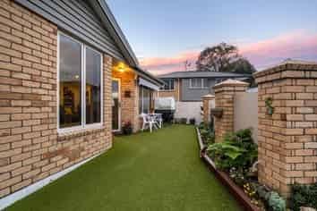13/17 Simmonds Grove, Greerton