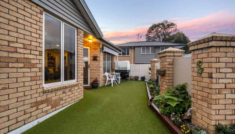 13/17 Simmonds Grove, Greerton