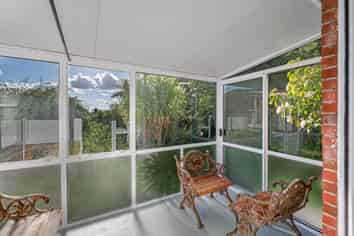 9  Porter Crescent, Helensville