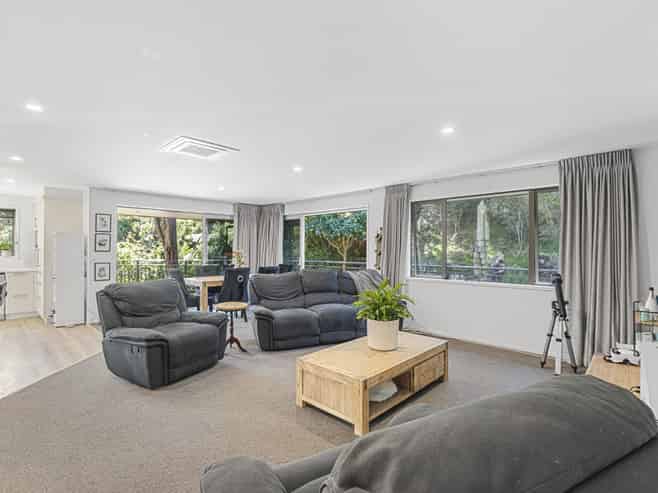 198 Seaview Road, Westown