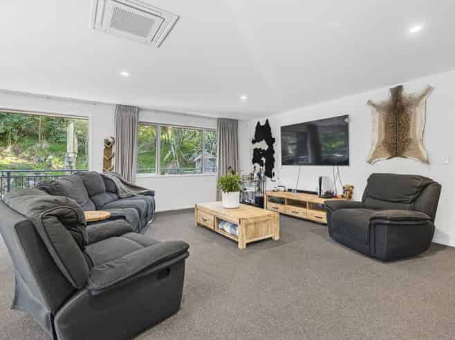 198 Seaview Road, Westown