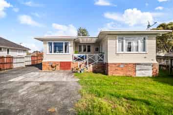 16 Beaubank Road, Kelston