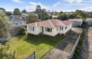 16 Beaubank Road, Kelston