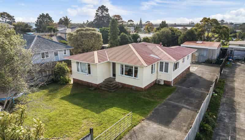 16 Beaubank Road, Kelston