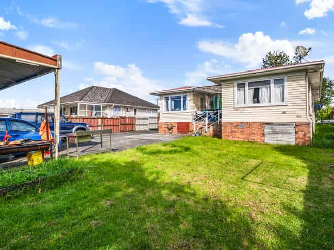 16 Beaubank Road, Kelston