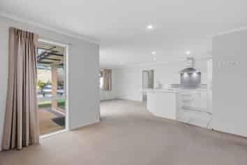 14 Estuary View Road, Welcome Bay