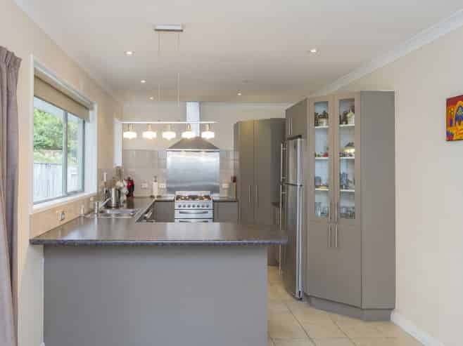 318 Te Moana Road, Waikanae