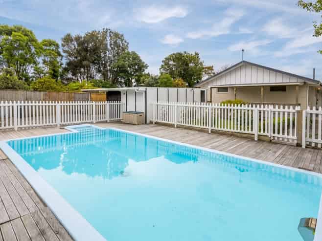 318 Te Moana Road, Waikanae