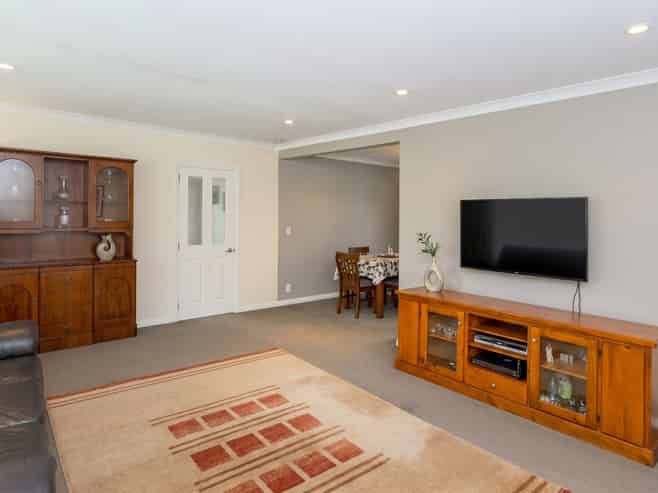 318 Te Moana Road, Waikanae
