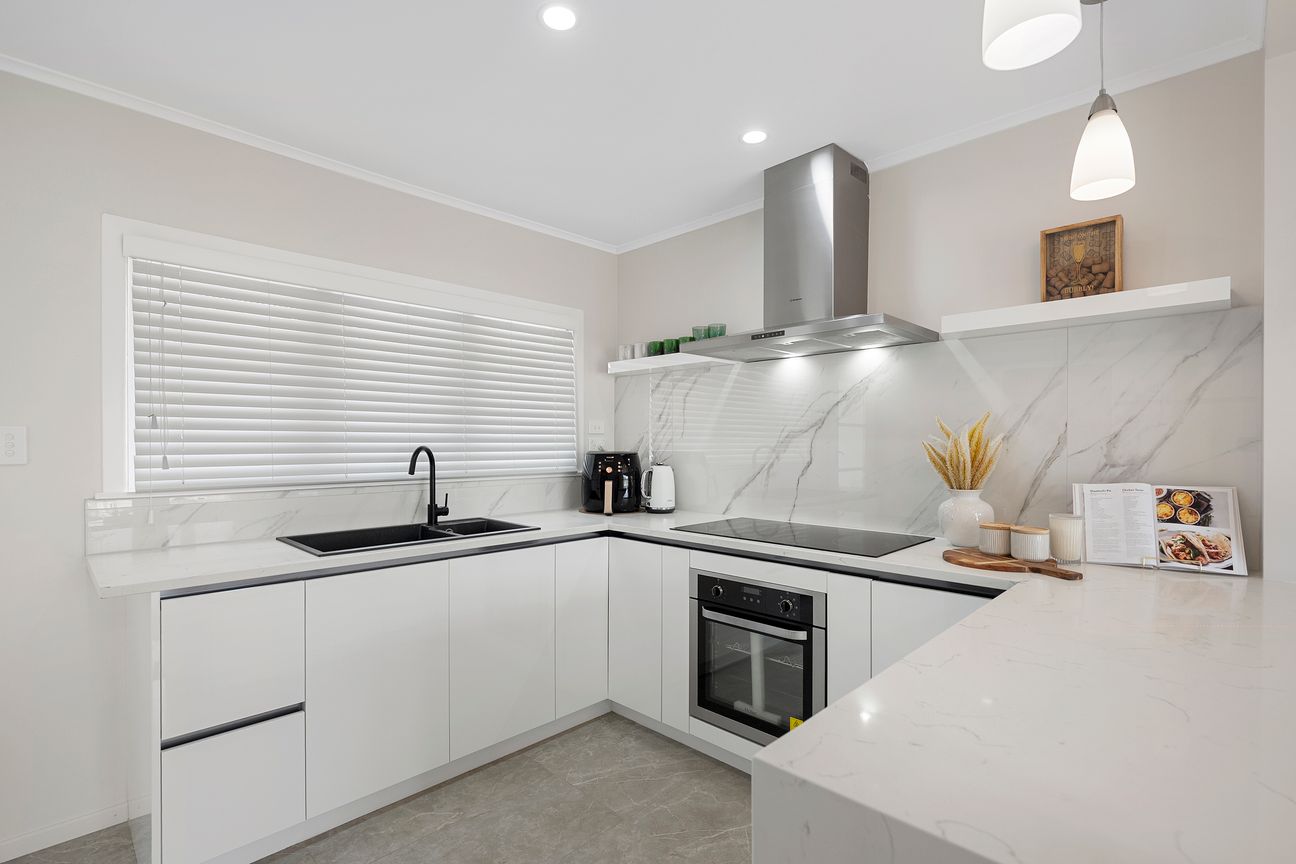Buy Me, I'm Priced To Sell! - Altro