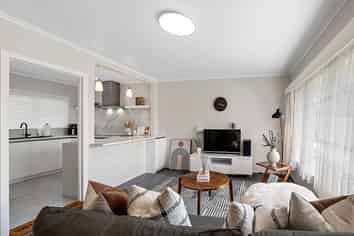 2/56a Taharoto Road, Takapuna