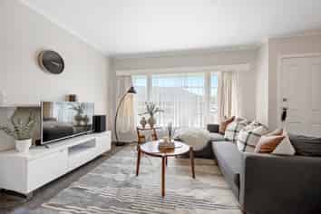 2/56a Taharoto Road, Takapuna