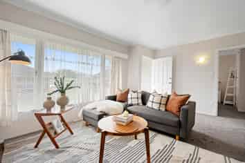 2/56a Taharoto Road, Takapuna
