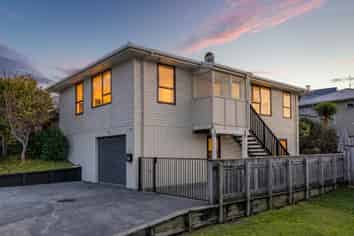 16 Tuki Street, Titahi Bay