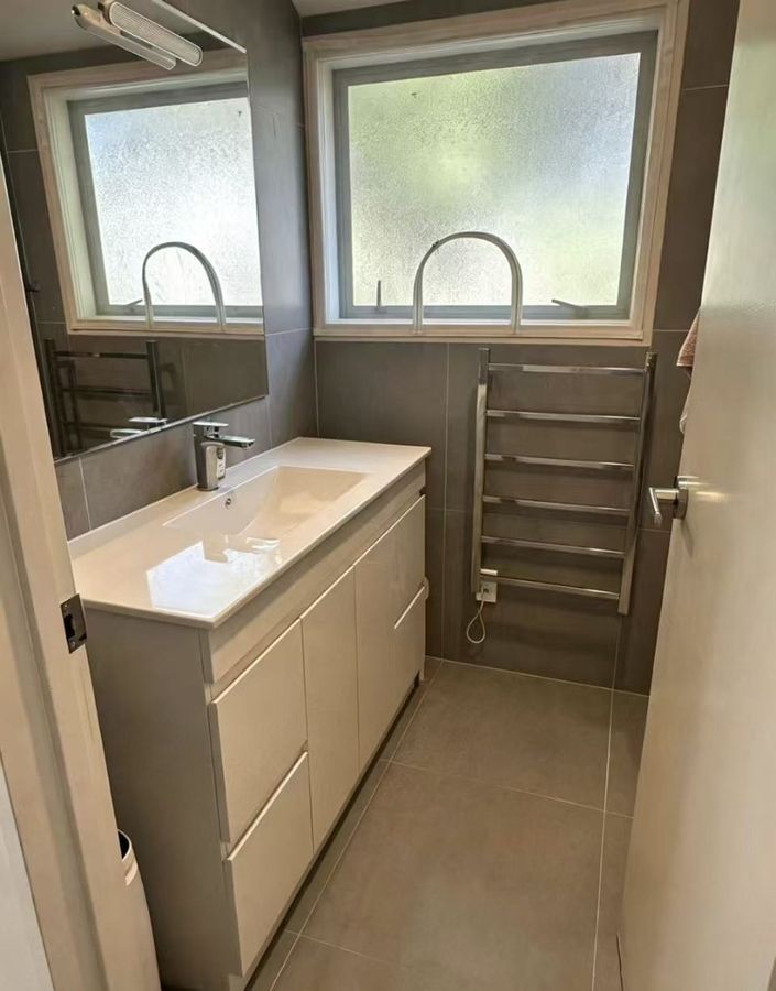 Private, Sunny & Spacious 3 Bedroom Freestanding Home - Ansicht 3