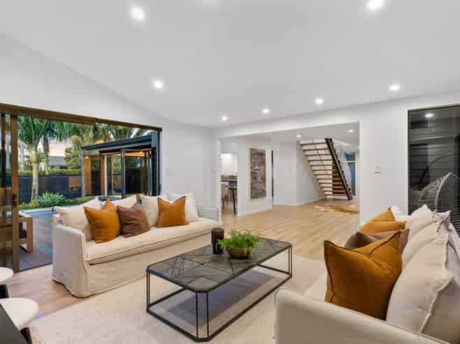 6 Birchwood Grove, Greenhithe