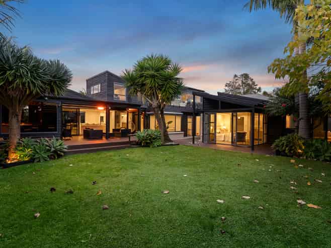 6 Birchwood Grove, Greenhithe