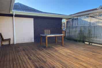 2/27 Sea Spray Drive, Bucklands Beach