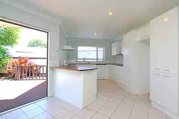 112a Clarence Cox Crescent, Pirimai