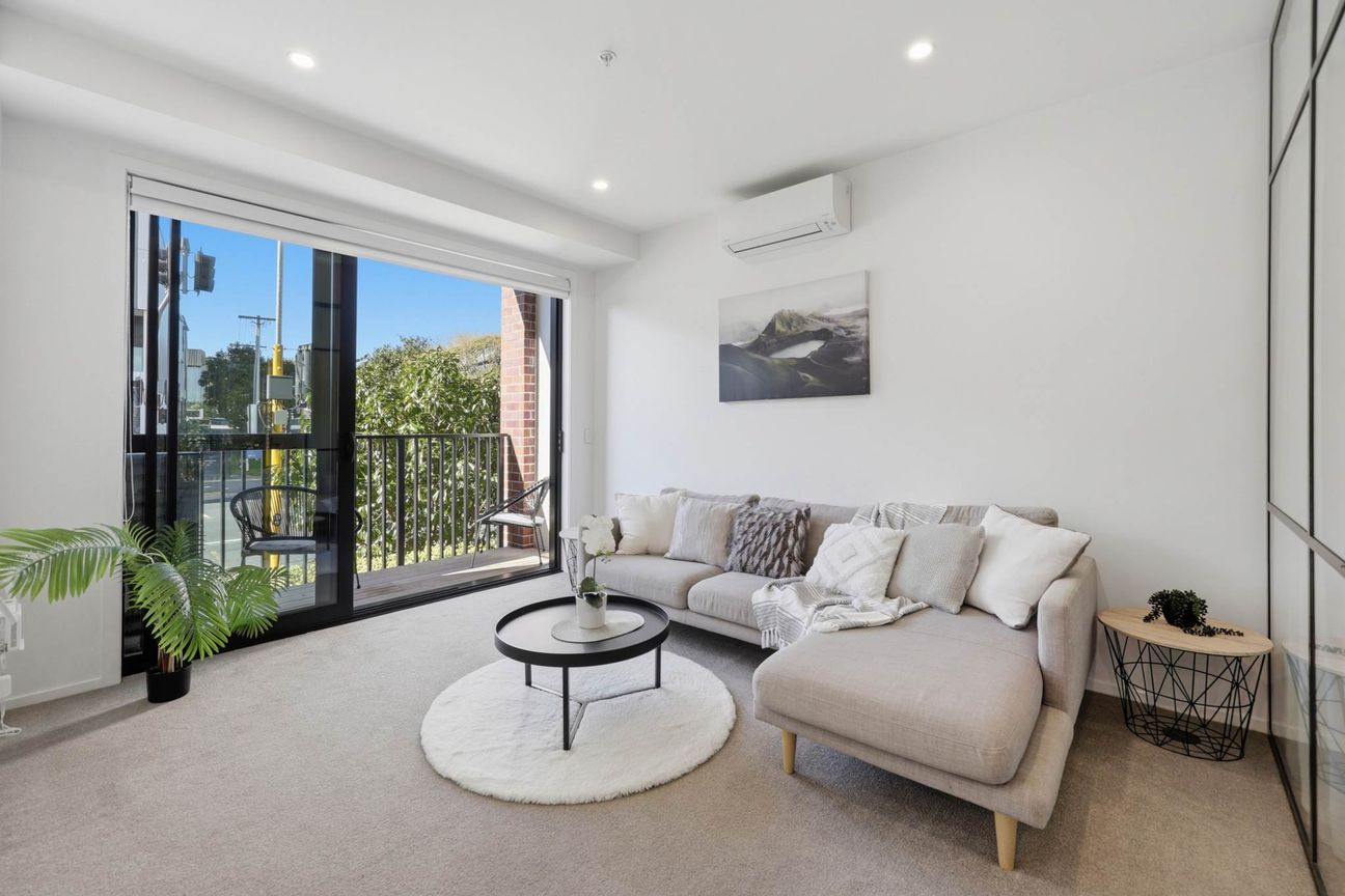 Why pay rent when YOU can OWN! - Vaade 2
