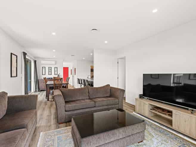 6 Helicon Street, Pegasus