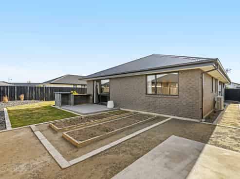 6 Helicon Street, Pegasus