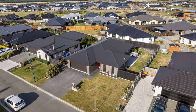 6 Helicon Street, Pegasus