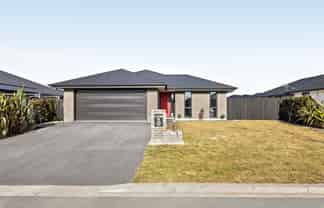 6 Helicon Street, Pegasus