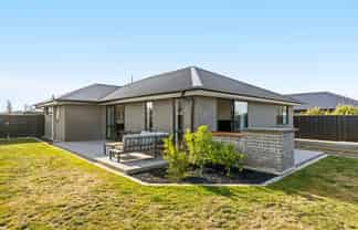 6 Helicon Street, Pegasus