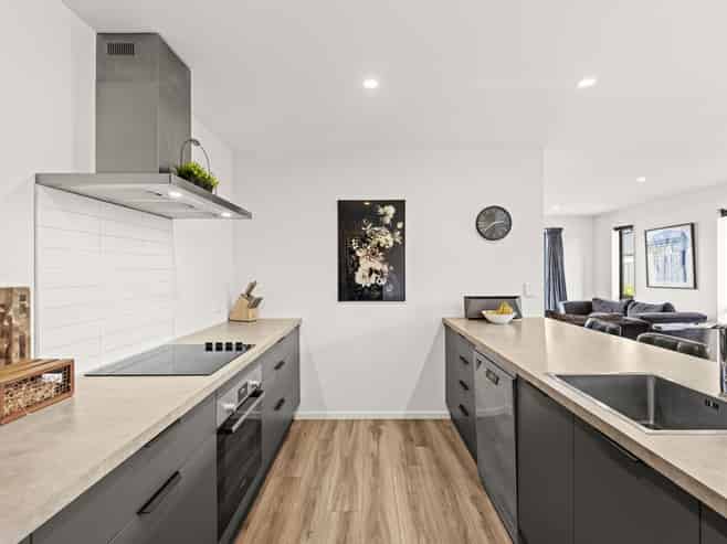 6 Helicon Street, Pegasus